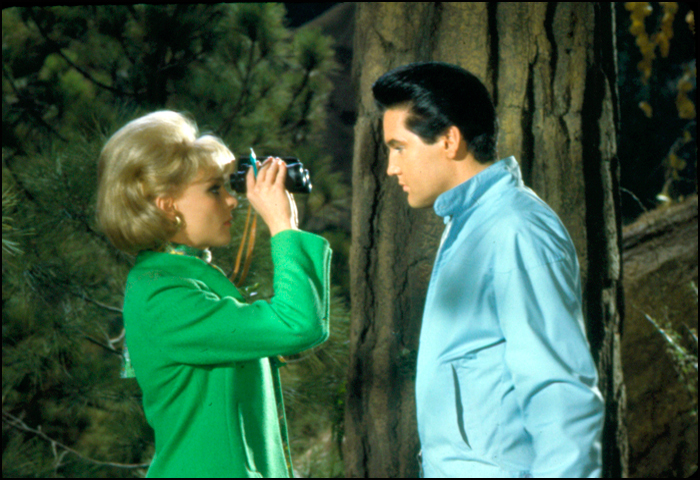 Elvis spies on Diane McBain, who's spying on him; Image: